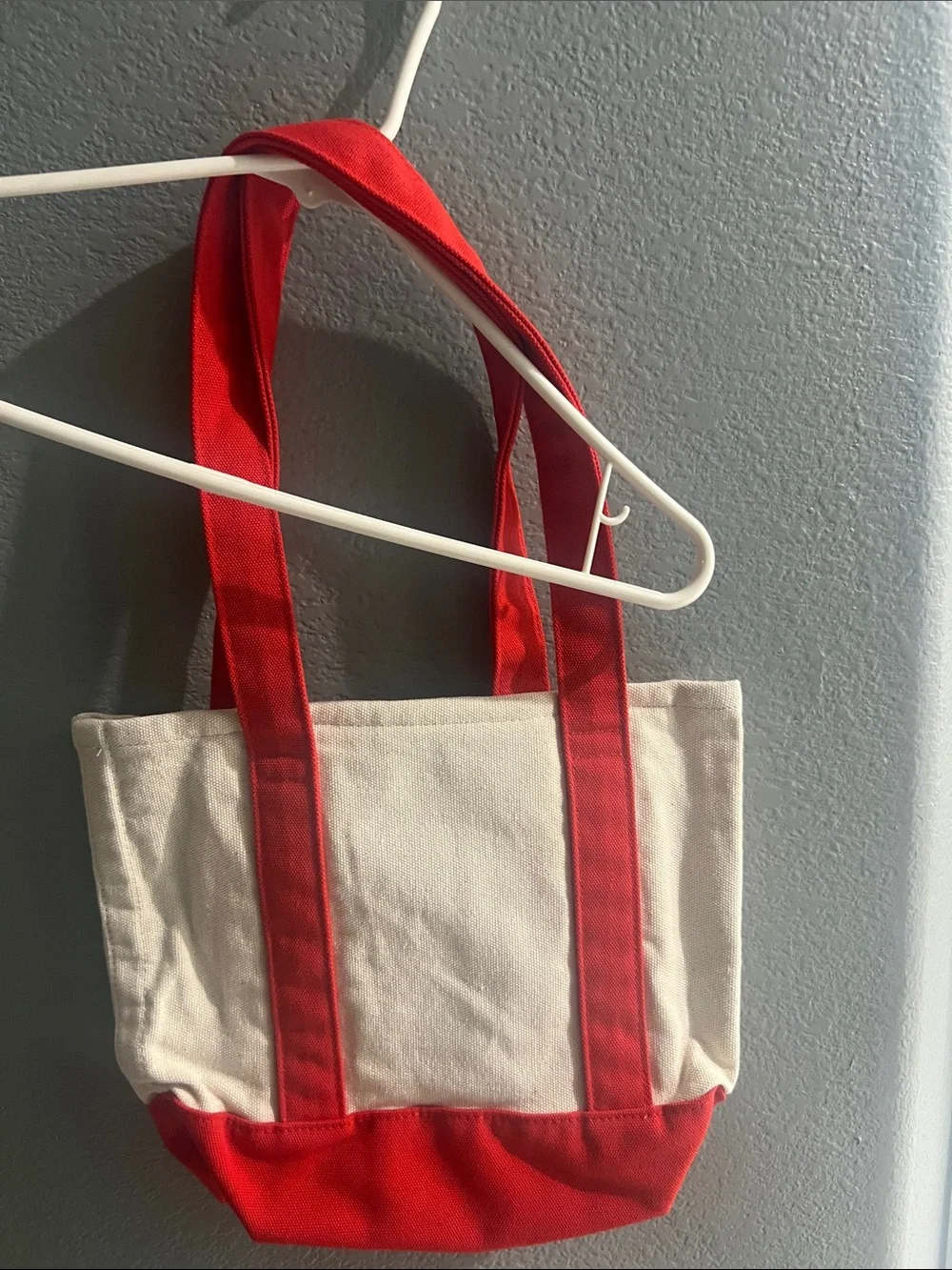Disney Canvas Tote with Minnie Mouse in Cream and Red